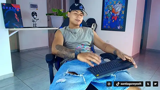 SantiagoReyesFtt online show from 19, 7, 2026