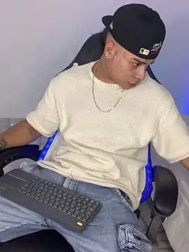 SantiagoReyesFtt online show from 11, 3, 2025