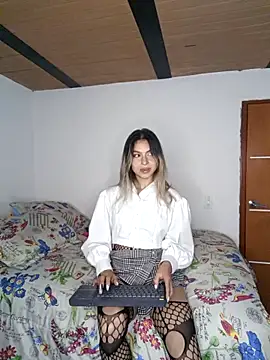 Karolgood3 online show from 23, 3, 2025