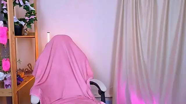 EmmaKeam online show from 3, 10, 2025