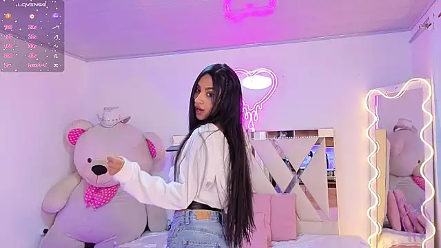 Jazmin tay online show from 11, 11, 2025