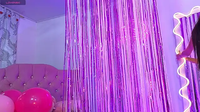 Jazmin tay online show from 27, 11, 2025