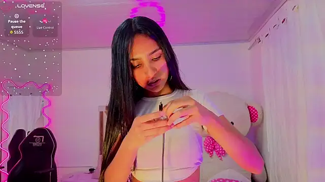 Jazmin tay online show from 19, 9, 2025