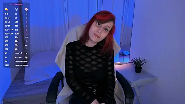 Dora Marcelli online show from 6, 11, 2025