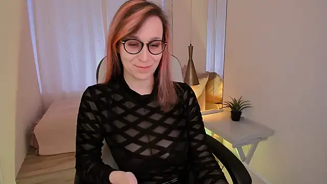 Dora Marcelli online show from 22, 1, 2025