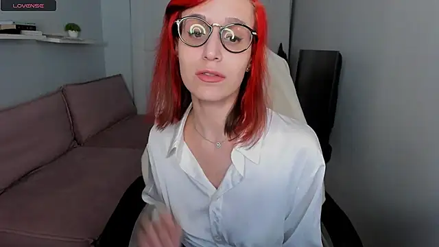 Dora Marcelli online show from 24, 10, 2025