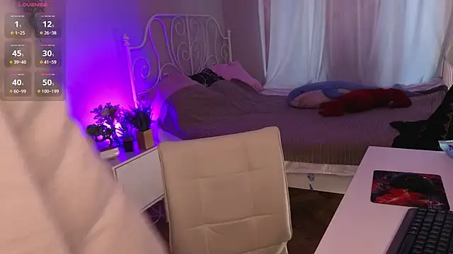 Nika Smit online show from 5, 10, 2025