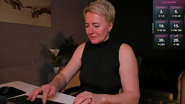 Nika Smit online show from 17, 4, 2026