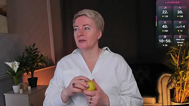 Nika Smit online show from 18, 4, 2026