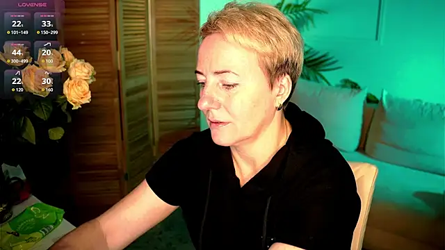 Nika Smit online show from 27, 9, 2025