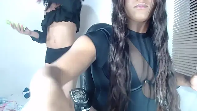 Snapshot of bigcrisblack chatting on 11, 10, 2025 bigcrisblack online show from 11, 10, 2025