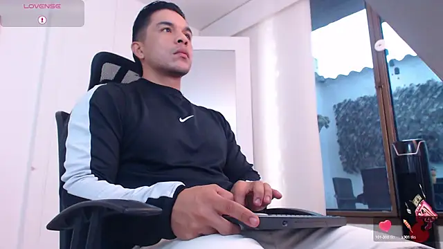 estebandelouis online show from 13, 3, 2025