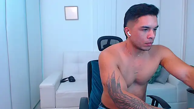 estebandelouis online show from 5, 3, 2025