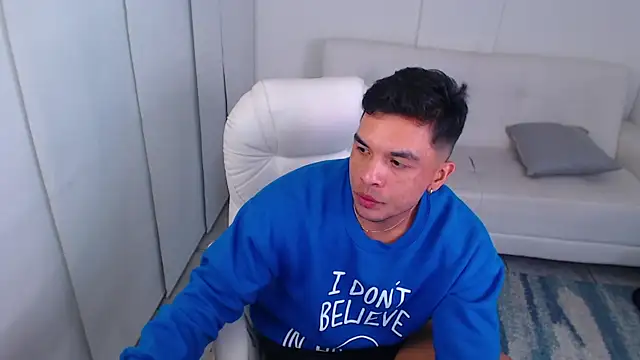 estebandelouis online show from 17, 2, 2025