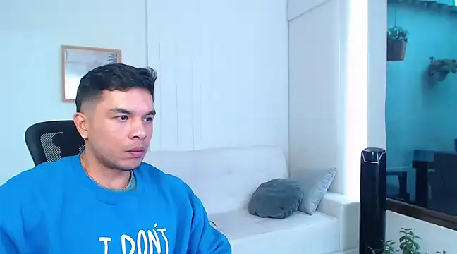 estebandelouis online show from 18, 2, 2025