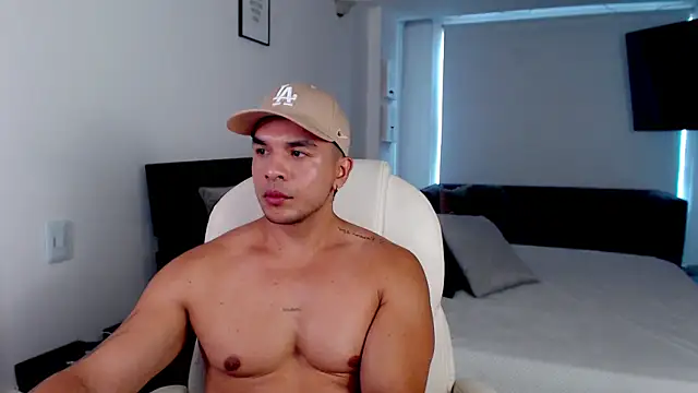 estebandelouis online show from 28, 1, 2025