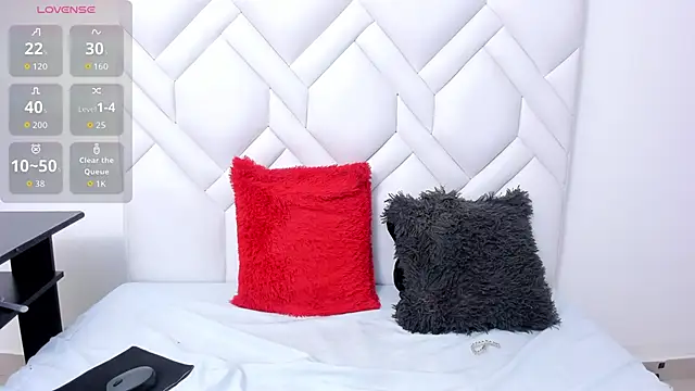 Snapshot of Analia18_ chatting on 4, 11, 2025 Analia18 online show from 4, 11, 2025