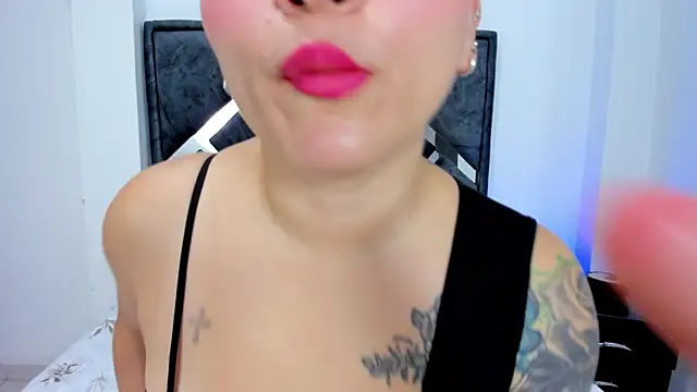 Snapshot of Domina0 chatting on 9, 6, 2026 Domina0 online show from 9, 6, 2026