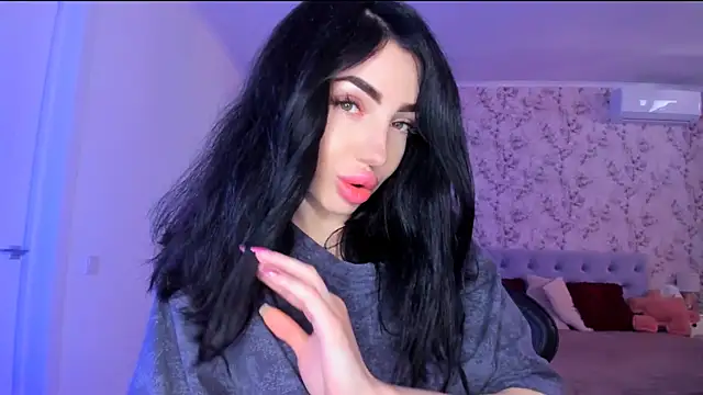 NancyLovee  online show from 13, 6, 2026