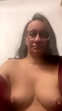 Snapshot of gloria7v05 chatting on 5, 7, 2026 gloria7v05 online show from 5, 7, 2026