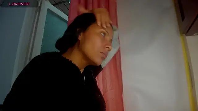 Nenita Hot  online show from 12, 11, 2025