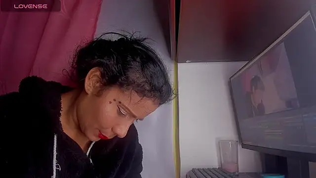 Nenita Hot  online show from 17, 10, 2025