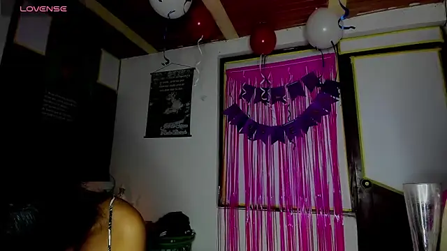 Nenita Hot  online show from 25, 9, 2025