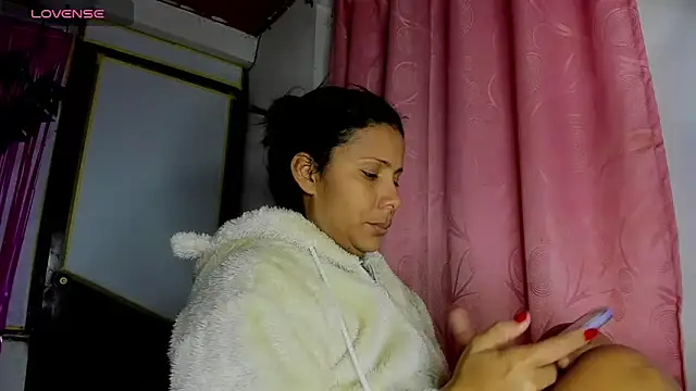 Nenita Hot  online show from 24, 9, 2025