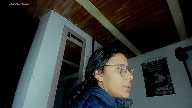 Nenita Hot  online show from 5, 10, 2025