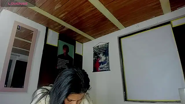 Nenita Hot  online show from 27, 9, 2025