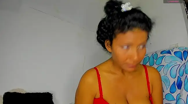 Nenita Hot  online show from 5, 3, 2025