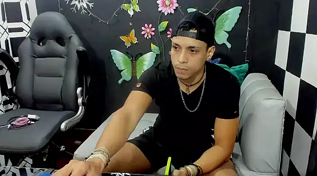 MikeRose94 online show from 9, 2, 2025