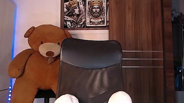 mistressbigcock777 online show from 19, 3, 2026