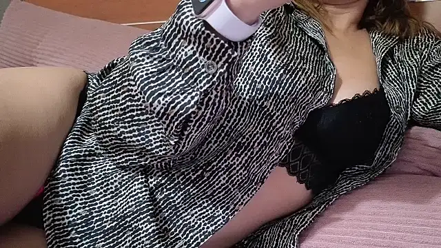 Snapshot of ScarletScarlet15 chatting on 26, 10, 2025 ScarletScarlet15 online show from 26, 10, 2025