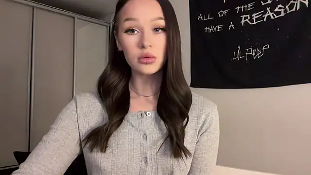 ur molly online show from 28, 11, 2025