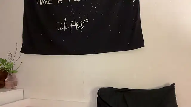 ur molly online show from 19, 3, 2026