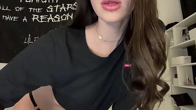 ur molly online show from 17, 10, 2025