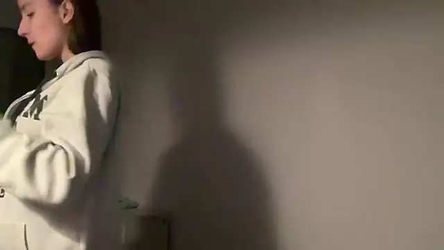 EmilyWi  online show from 13, 9, 2025