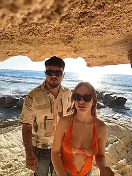 Snapshot of MrAndMrsSavage chatting on 4, 2, 2026 MrAndMrsSavage online show from 4, 2, 2026