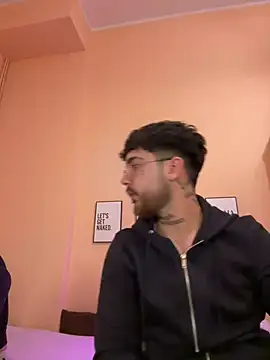 MrAndMrsSavage online show from 17, 2, 2025