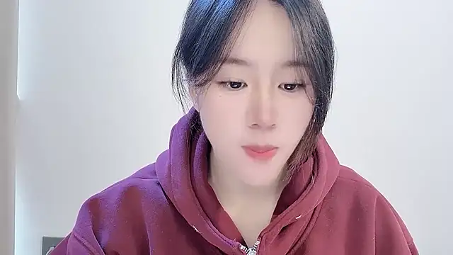 chloe-01 online show from 24, 11, 2025