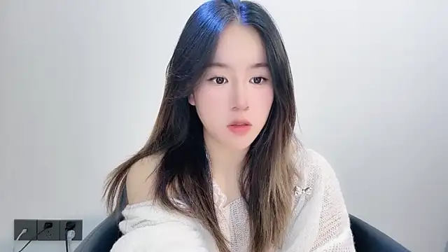 chloe-01 online show from 22, 12, 2025