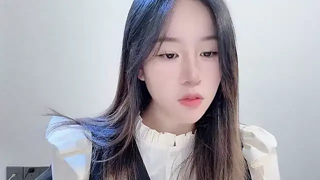 chloe-01 online show from 17, 11, 2025