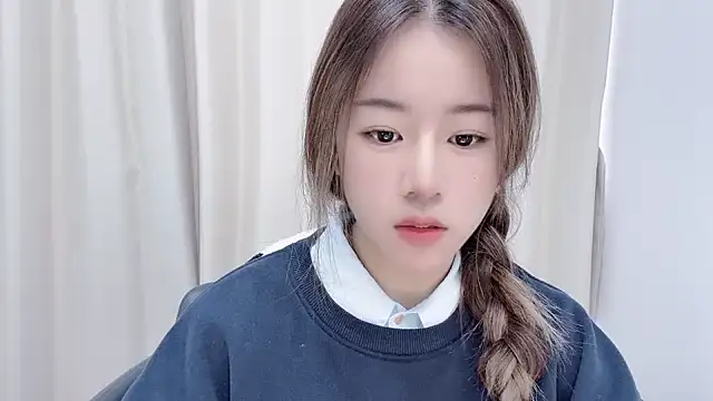 chloe-01 online show from 16, 12, 2024