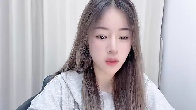 chloe-01 online show from 5, 12, 2024