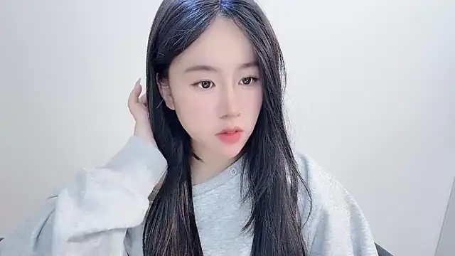 chloe-01 online show from 17, 12, 2025