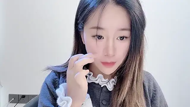 chloe-01 online show from 14, 11, 2025