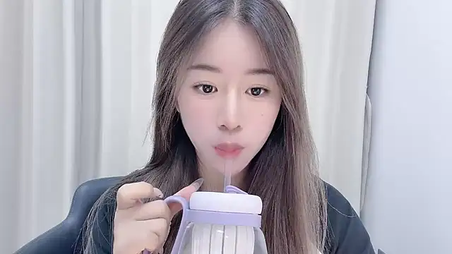 chloe-01 online show from 3, 12, 2024