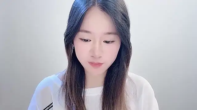 chloe-01 online show from 11, 11, 2025