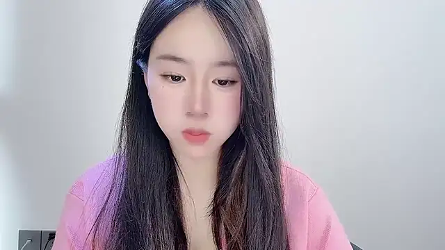 chloe-01 online show from 25, 11, 2025